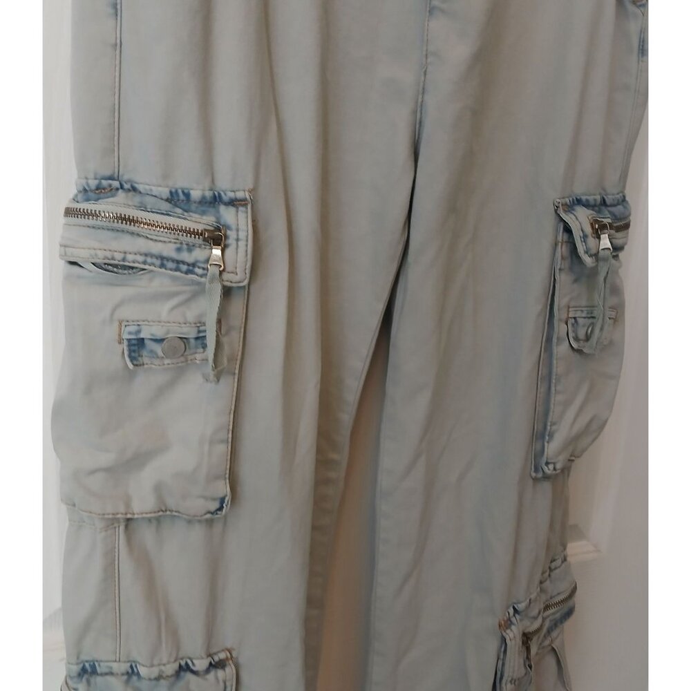 Blanknyc Denim Cargo Jeans Light Blue Wash Size 28 Pockets Distressed NWT #B2 - Picture 7 of 9